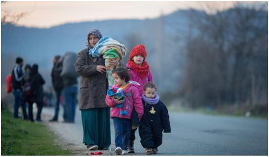 希腊和马其顿边界的难民