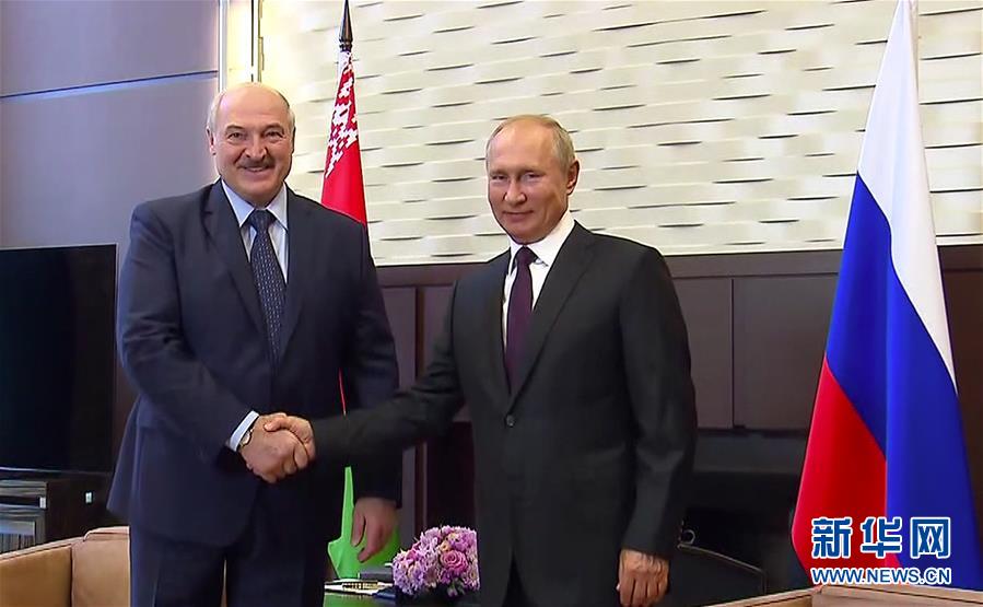 （国际）（1）普京与卢卡申科举行会晤