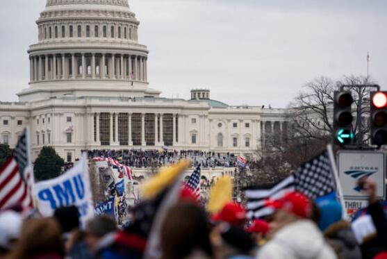1月6日，美国首都华盛顿国会大厦示威活动现场。新华社记者刘杰摄.jpg