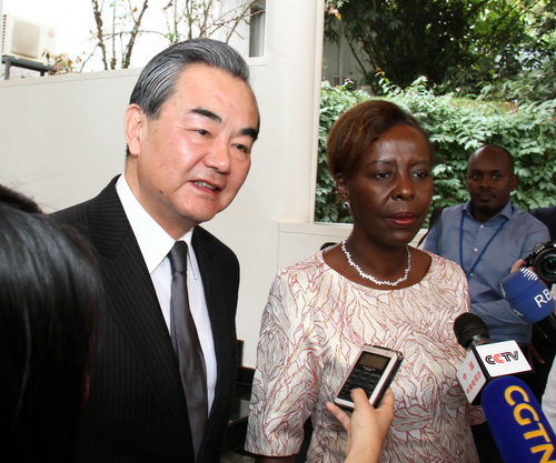 当地时间2018年1月13日，外交部长王毅在基加利会见卢旺达总统卡加梅后应询向媒体介绍中方对今年将在中国举行新一届中非合作论坛峰会的设想。