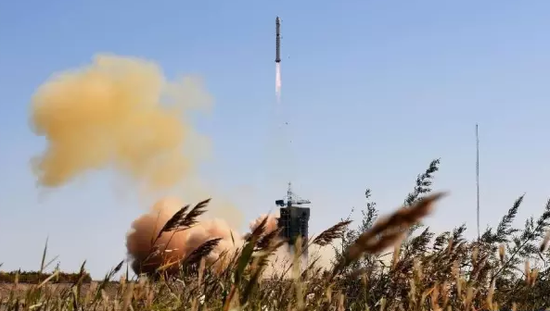 “吉林一号”上天 “吉林一号”上天