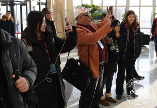 采访团走进长光卫星技术有限公司 采访团走进长光卫星技术有限公司