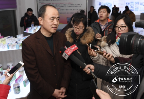 郑长伟接受采访 郑长伟接受采访