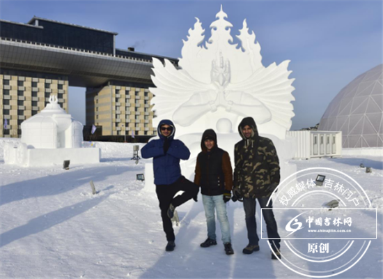 雪雕《鲲鹏》模仿秀 雪雕《鲲鹏》模仿秀
