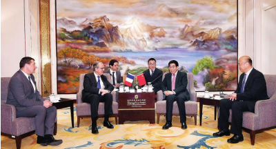3月22日，省委书记巴音朝鲁、省长刘国中在长春会见法国驻华大使顾山、法国驻沈阳总领事马克拉米一行。