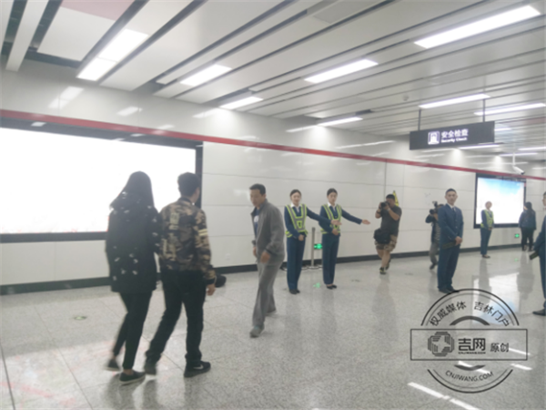长春地铁一号线举行大型综合演练 公交系统参与处置地铁突发状况