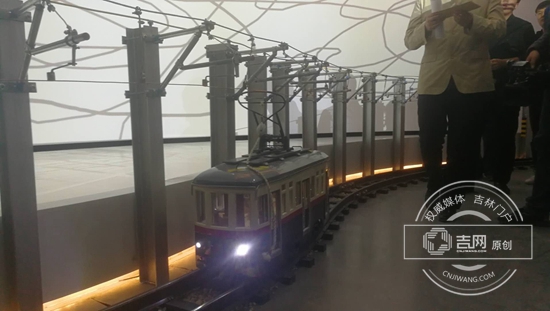 锦绣春城数字沙盘展示区的模拟电车