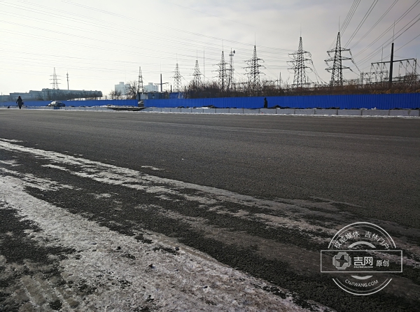 飞跃路“断头路”半幅通车 绕行安庆路奔驰路历史结束