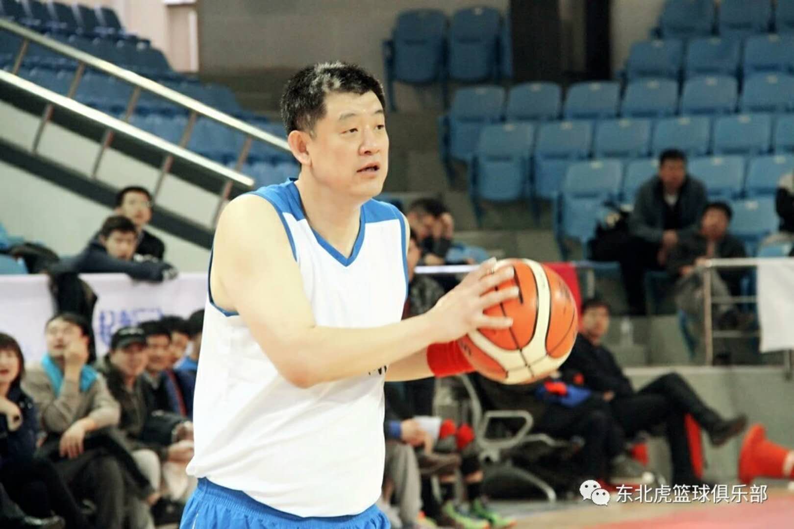 长春市篮球俱乐部邀请赛  “虎王”孙军现身赛场引爆球迷