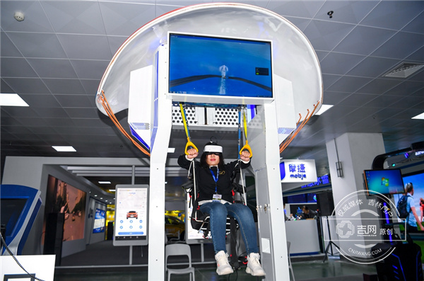 VR与动感飞机、太空舱、跳伞机的“邂逅”会是怎样一种曼妙体验？