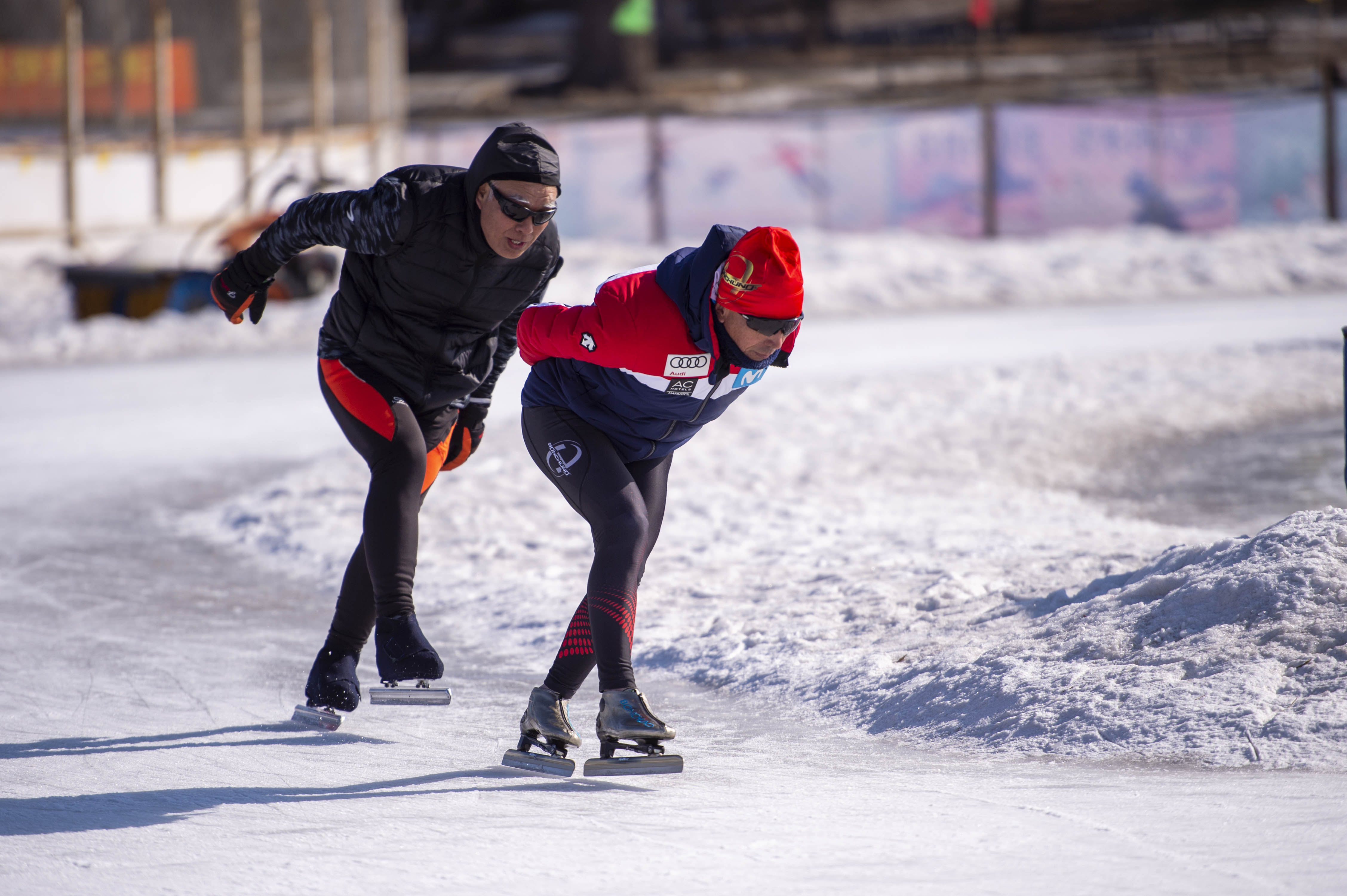 冬日滑冰初体验 ——成长驿站组织中心幼儿园开展亲子滑冰活动——济南市妇女儿童活动中心