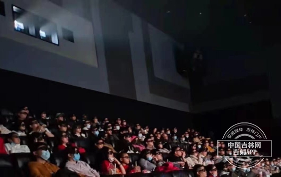 《阿凡达》重映票房登顶 长春IMAX影院满场