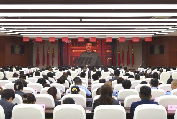 长春市中级人民法院集体观看.jpg 长春市中级人民法院集体观看.jpg