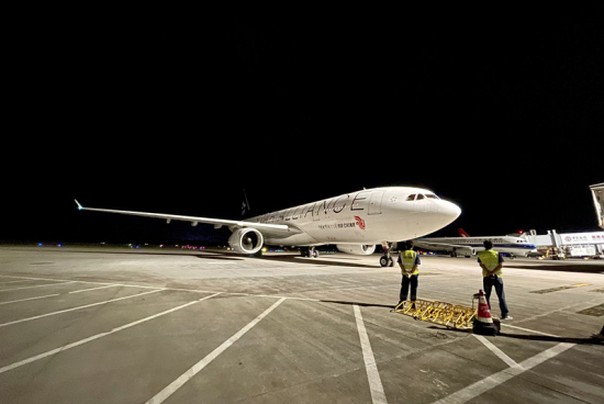 长春机场完成首架A330过夜维护工作
