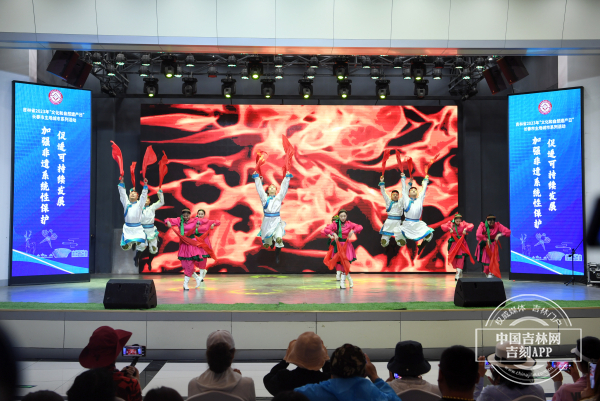 演出3.jpg 演出3.jpg