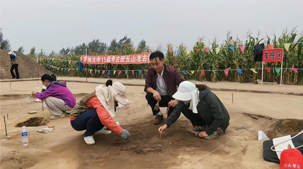 曲清海工作照4.jpg 曲清海工作照4.jpg