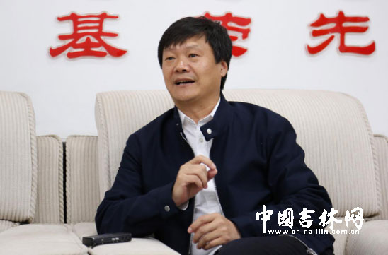 第八届全国网络媒体吉林行记者采访通化市委常委、梅河口市委书记王爱明 第八届全国网络媒体吉林行记者采访通化市委常委、梅河口市委书记王爱明