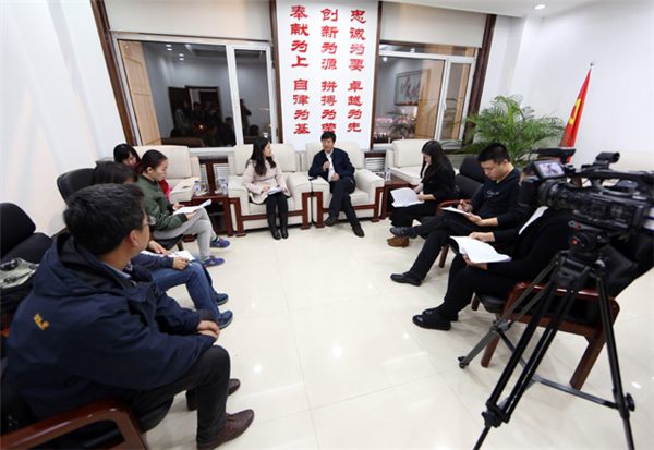 第八届全国网络媒体吉林行记者采访通化市委常委、梅河口市委书记王爱明 第八届全国网络媒体吉林行记者采访通化市委常委、梅河口市委书记王爱明