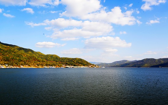 松花湖之湖光山色。 松花湖之湖光山色。