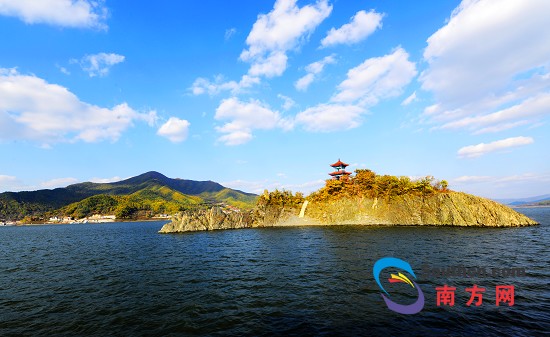 松花湖之金龟岛。 松花湖之金龟岛。