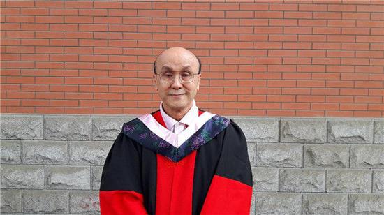 川大“最老博士生”：75岁参加论文答辩