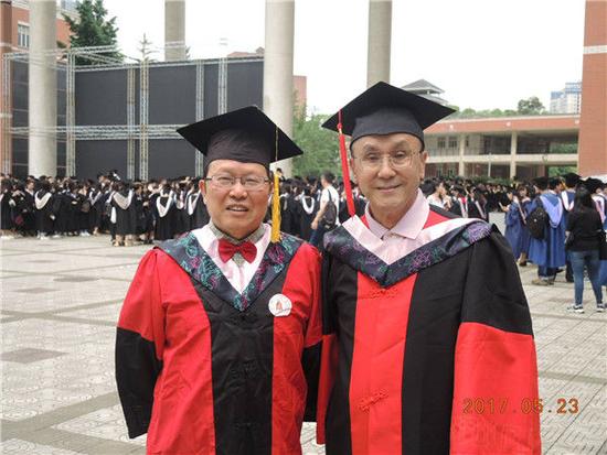 川大“最老博士生”：75岁参加论文答辩