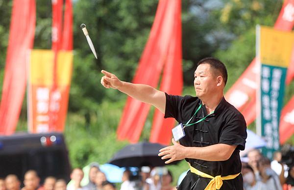 少林老武僧:72绝技多已失传 暗器伤人不练了