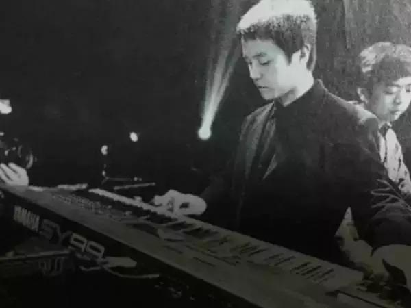 窦唯：魅力在骨头里，与皮相无关