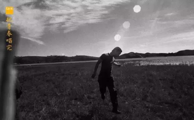 窦唯：魅力在骨头里，与皮相无关