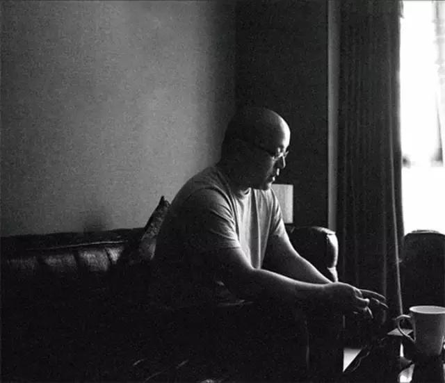 窦唯：魅力在骨头里，与皮相无关