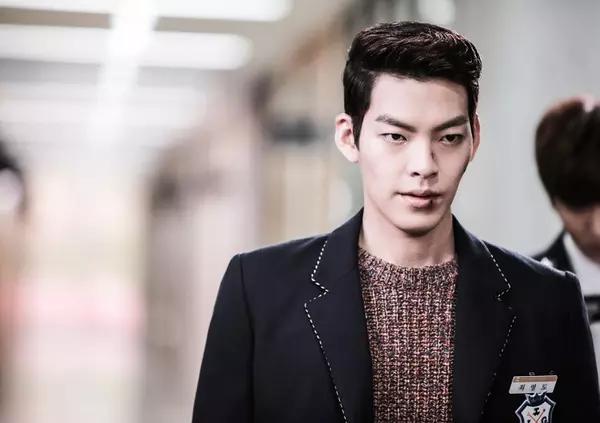 《继承者们》主演今昔对比：他们都跃升主演，除了她