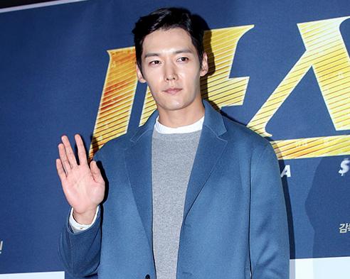 《继承者们》主演今昔对比：他们都跃升主演，除了她