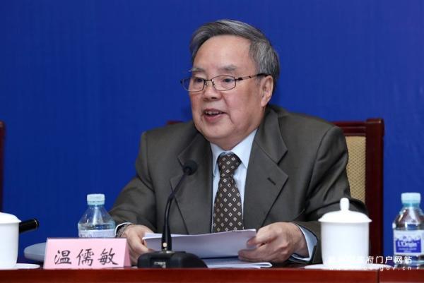 对话“部编本”语文教材总主编:应这样来阅读