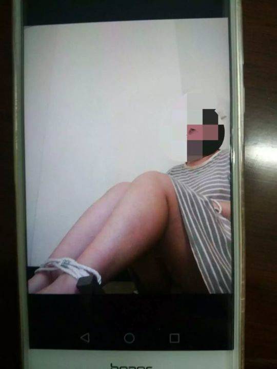 18岁女儿留学被绑架?父母收到被绑照片 背后却是新骗局 18岁女儿留学被绑架?父母收到被绑照片 背后却是新骗局