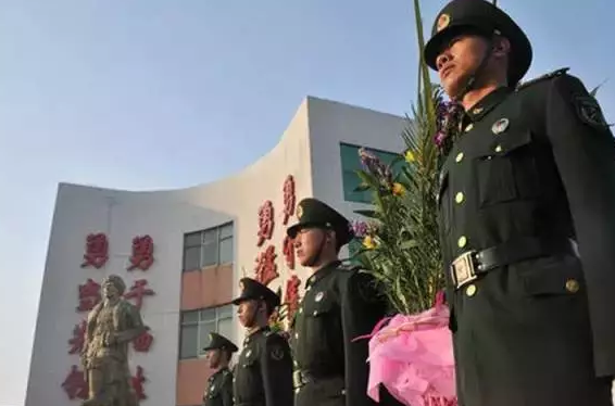 △杨靖宇支队每年都会在将军殉国日举行纪念仪式。 △杨靖宇支队每年都会在将军殉国日举行纪念仪式。