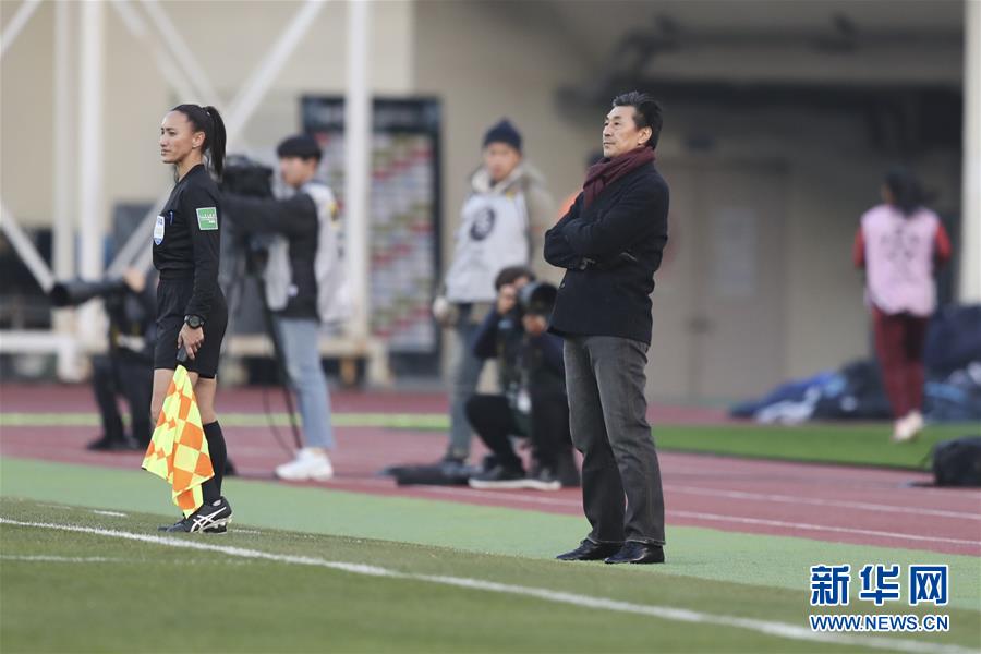 （体育）（7）足球——东亚杯：中国女足战平韩国女足