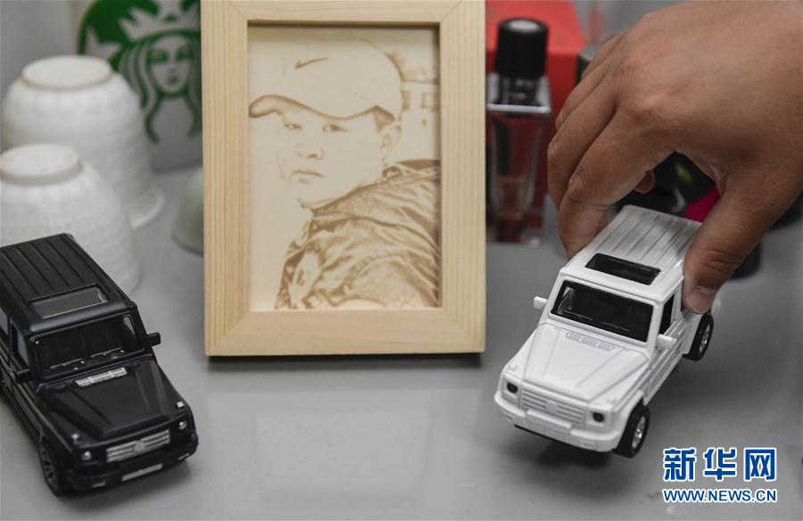 (体育·图片故事)(24)足球——守护铿锵小花的“园丁”姐姐