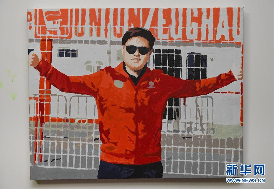 (体育·图片故事)(21)足球——守护铿锵小花的“园丁”姐姐