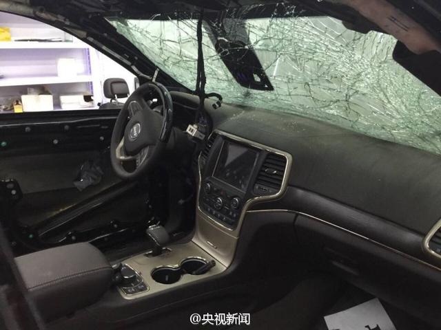 天津港爆炸质损车竟被翻新“洗白”公开售卖