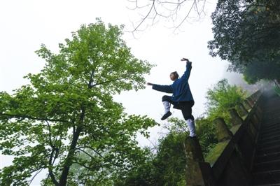 90后女道长:出家不是头脑发热 成网红很惭愧