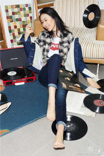 她被称作小章子怡遭前男友暴打 33岁恋上50岁富商 她被称作小章子怡遭前男友暴打 33岁恋上50岁富商