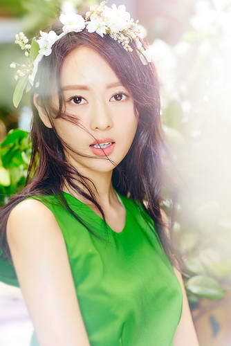 她被称作小章子怡遭前男友暴打 33岁恋上50岁富商 她被称作小章子怡遭前男友暴打 33岁恋上50岁富商