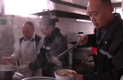 中央地方频频出招确保人民群众过上“暖生活” 中央地方频频出招确保人民群众过上“暖生活”