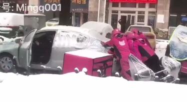 中央地方频频出招确保人民群众过上“暖生活” 中央地方频频出招确保人民群众过上“暖生活”