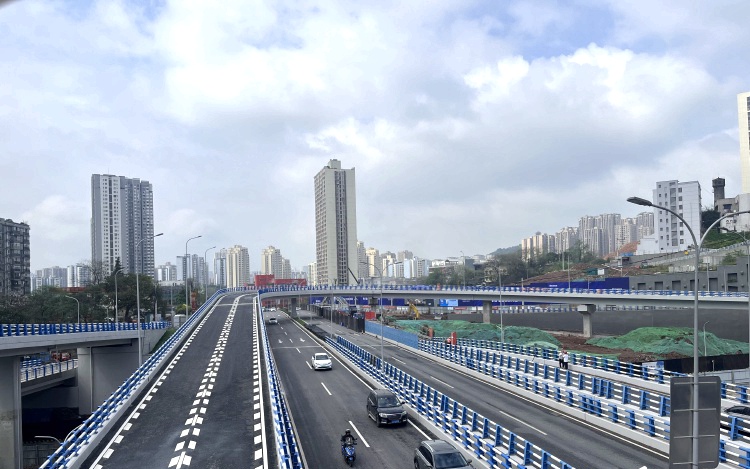 蚂蟥梁立交改造项目建设中。重庆城投建设公司供图 华龙网发