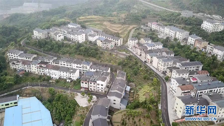 4月27日无人机拍摄的宜昌市夷陵区太平溪镇许家冲村