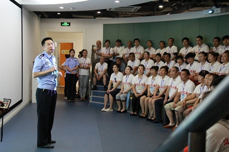 辽源:开展特种行业人员禁毒教育活动.jpg 辽源:开展特种行业人员禁毒教育活动.jpg