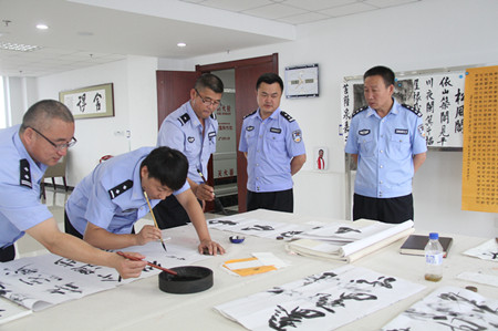 践行宗旨 永葆忠诚 践行宗旨 永葆忠诚