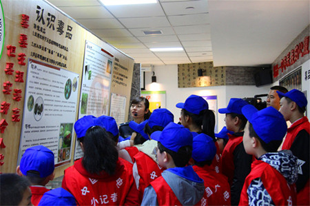 松原:举办“禁毒小记者”进警营教育宣传活动 松原:举办“禁毒小记者”进警营教育宣传活动