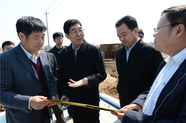 2016年4月18日在长春高新区航天信息产业园调研
